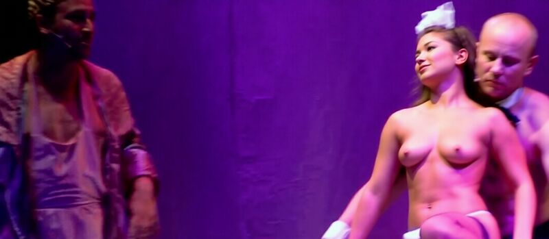 Plik:Dominika Mrozowska burzliwezycielejzorka 02.jpg