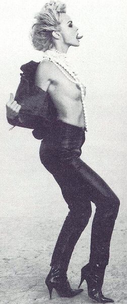 Plik:Izabella Scorupco foto 2.jpg